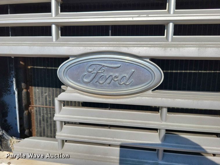 image for item EE1149 1989 Ford F800 crane truck
