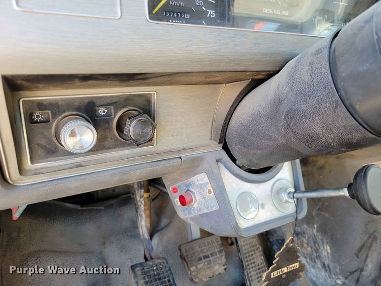 image for item EE1149 1989 Ford F800 crane truck