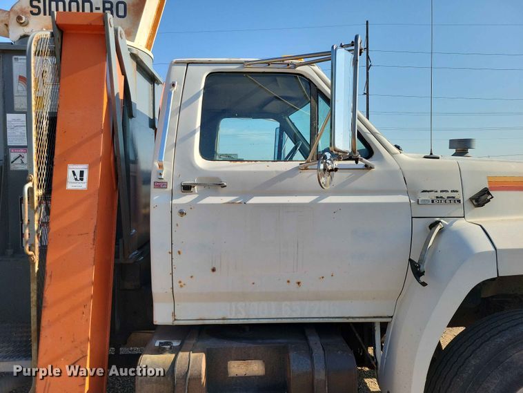 image for item EE1149 1989 Ford F800 crane truck