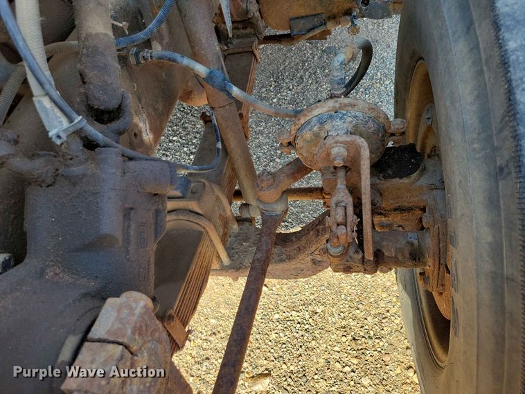 image for item EE1149 1989 Ford F800 crane truck
