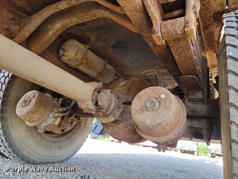 image for item EE1149 1989 Ford F800 crane truck