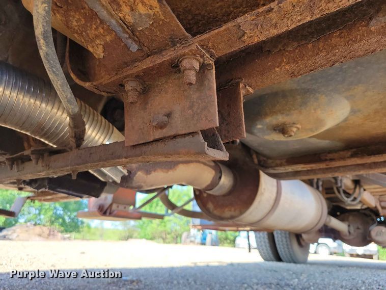 image for item EE1149 1989 Ford F800 crane truck