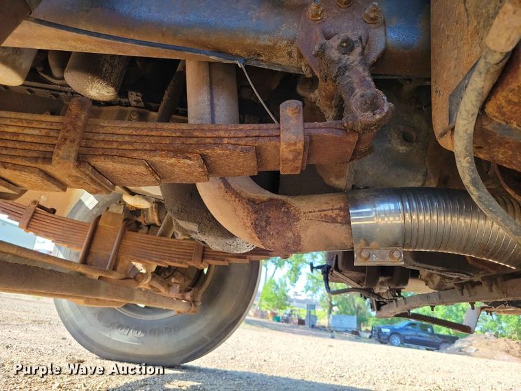 image for item EE1149 1989 Ford F800 crane truck