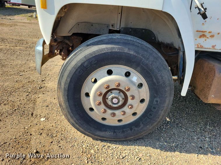 image for item EE1149 1989 Ford F800 crane truck