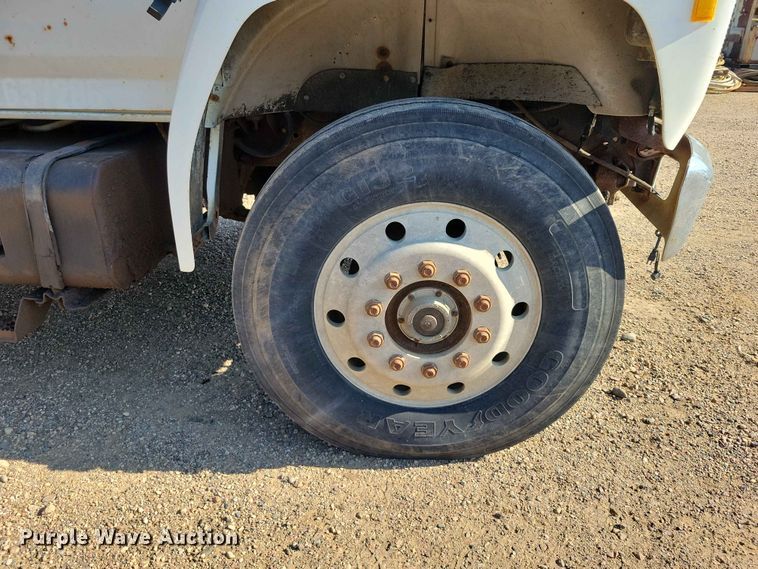 image for item EE1149 1989 Ford F800 crane truck