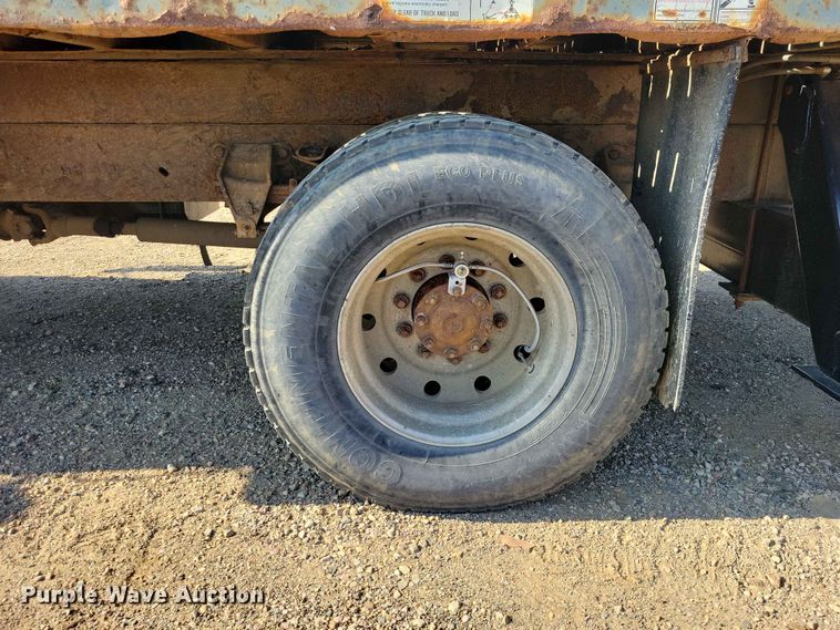 image for item EE1149 1989 Ford F800 crane truck