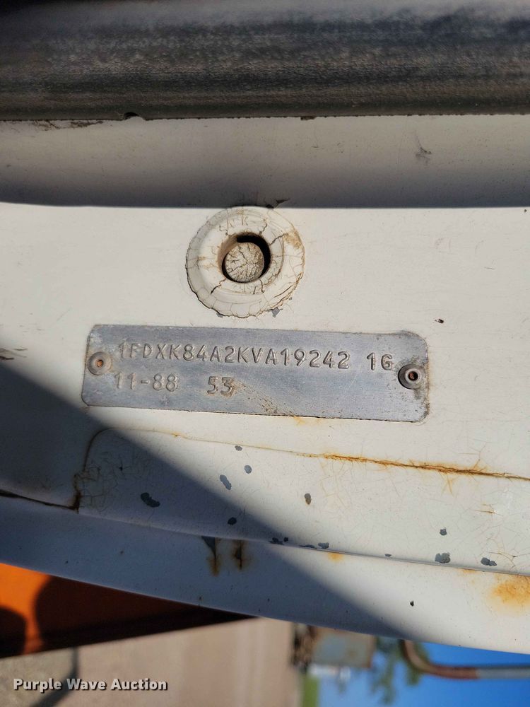 image for item EE1149 1989 Ford F800 crane truck
