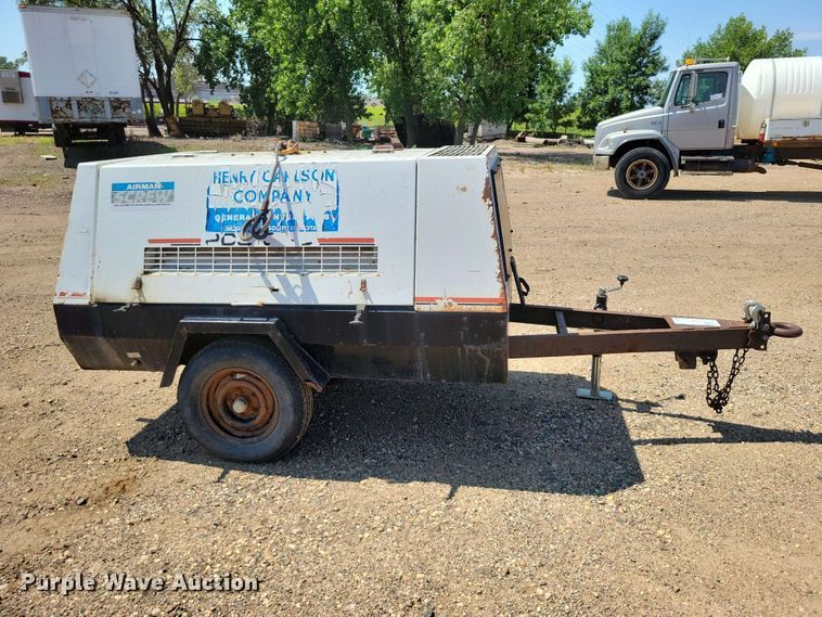 image for item EE1152 1994 Airman PDS185S air compressor