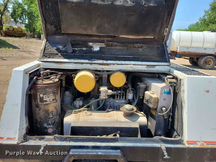 image for item EE1152 1994 Airman PDS185S air compressor