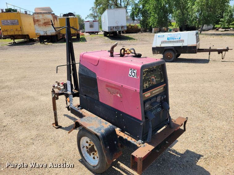 image for item EE1153 2004 Lincoln Ranger 250 welder/generator