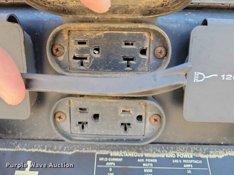 image for item EE1153 2004 Lincoln Ranger 250 welder/generator