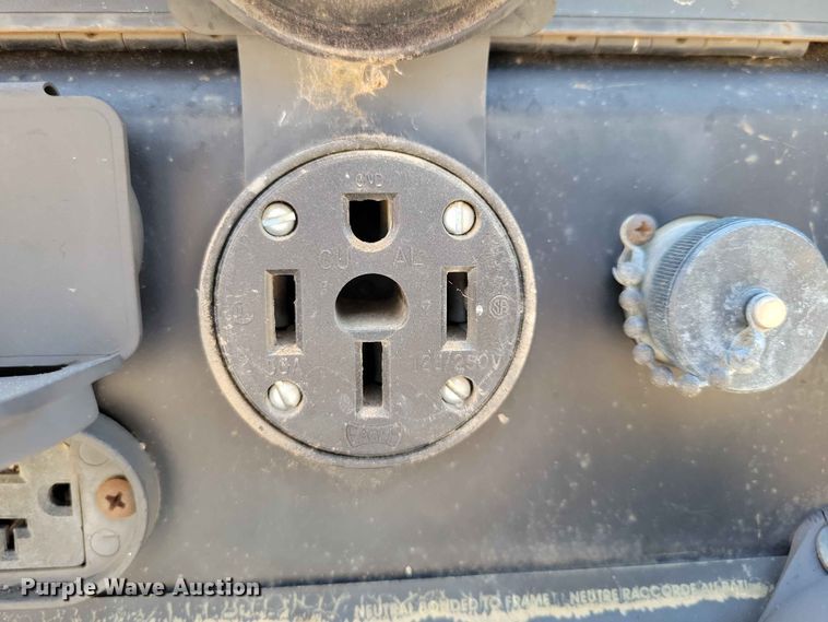 image for item EE1153 2004 Lincoln Ranger 250 welder/generator
