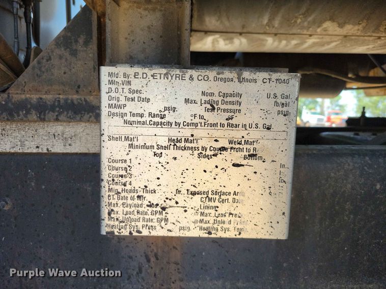 image for item EE1154 1991 Ford LTL9000 oil distributor truck