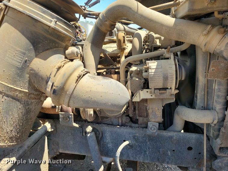 image for item EE1154 1991 Ford LTL9000 oil distributor truck