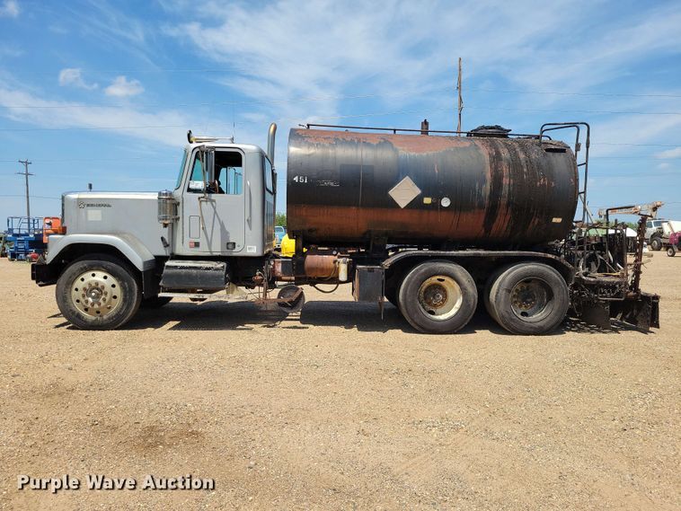 image for item EE1155 1981 GMC General oil distributor truck