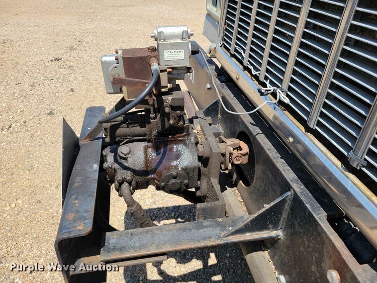 image for item EE1155 1981 GMC General oil distributor truck