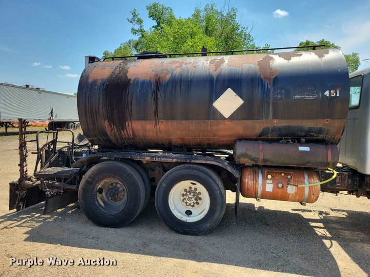 image for item EE1155 1981 GMC General oil distributor truck
