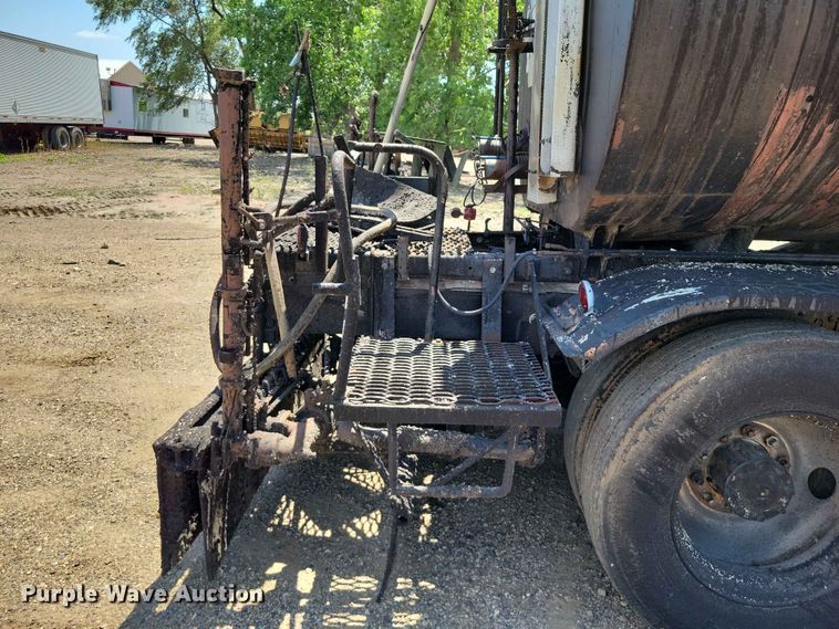 image for item EE1155 1981 GMC General oil distributor truck