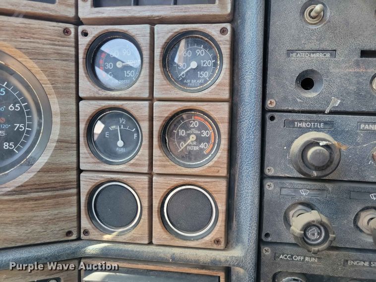 image for item EE1155 1981 GMC General oil distributor truck