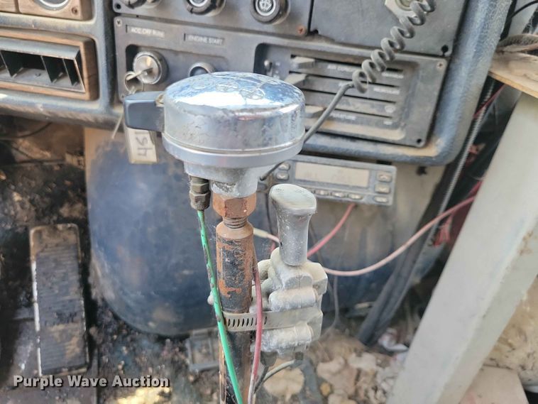 image for item EE1155 1981 GMC General oil distributor truck