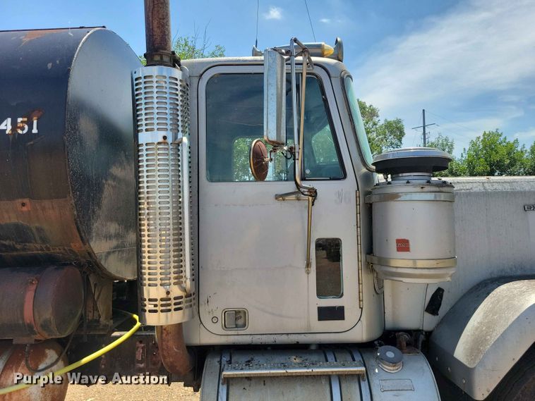 image for item EE1155 1981 GMC General oil distributor truck