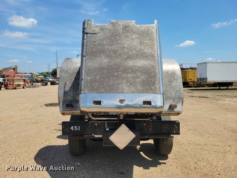 image for item EE1155 1981 GMC General oil distributor truck