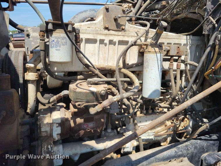 image for item EE1155 1981 GMC General oil distributor truck