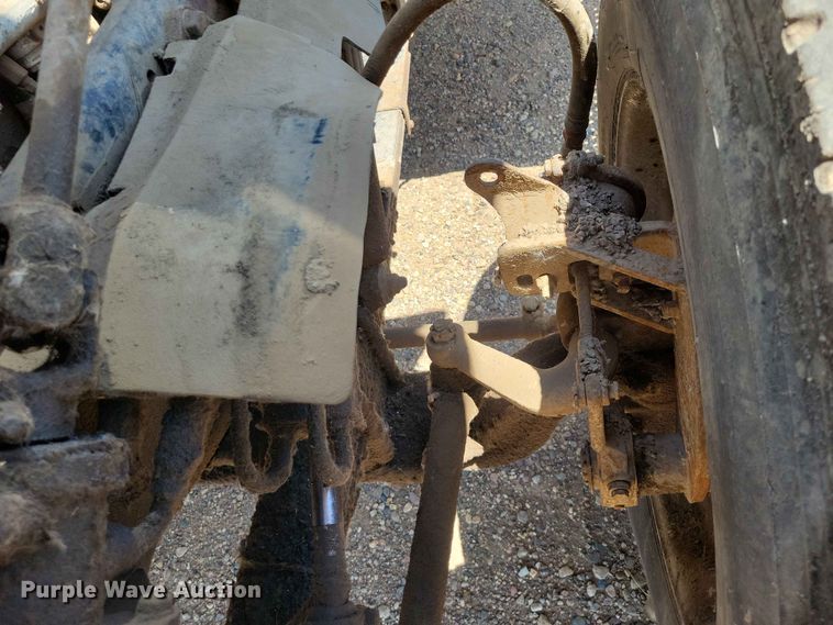 image for item EE1155 1981 GMC General oil distributor truck