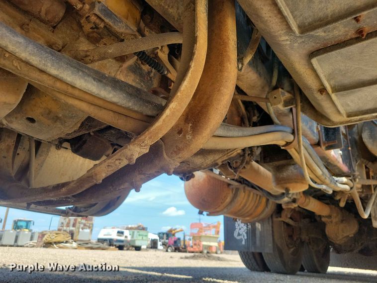 image for item EE1155 1981 GMC General oil distributor truck