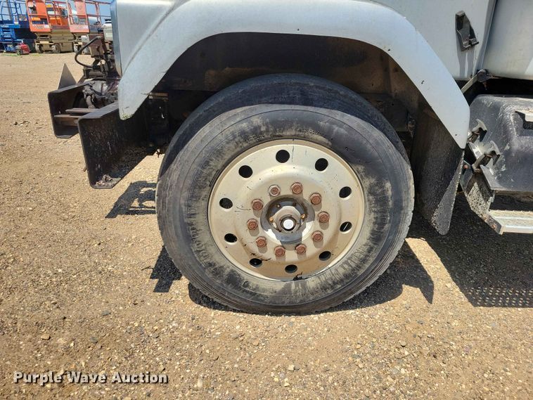 image for item EE1155 1981 GMC General oil distributor truck