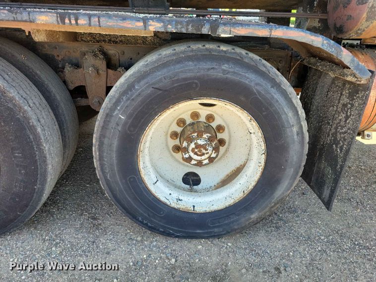 image for item EE1155 1981 GMC General oil distributor truck