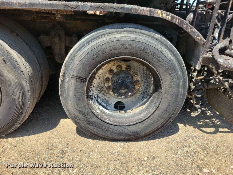 image for item EE1155 1981 GMC General oil distributor truck