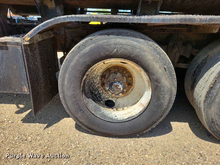 image for item EE1155 1981 GMC General oil distributor truck