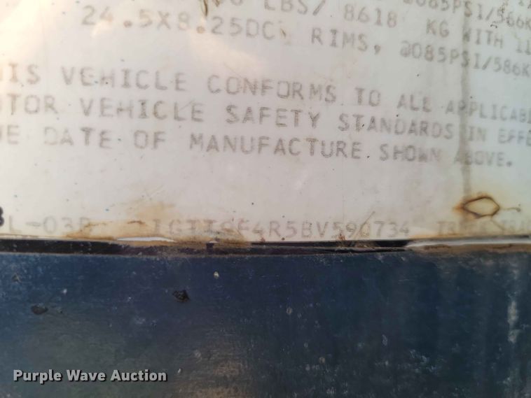 image for item EE1155 1981 GMC General oil distributor truck