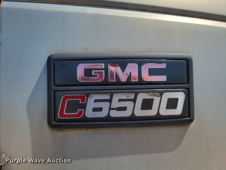 image for item EE1156 2001 GMC C6500 oil distributor truck