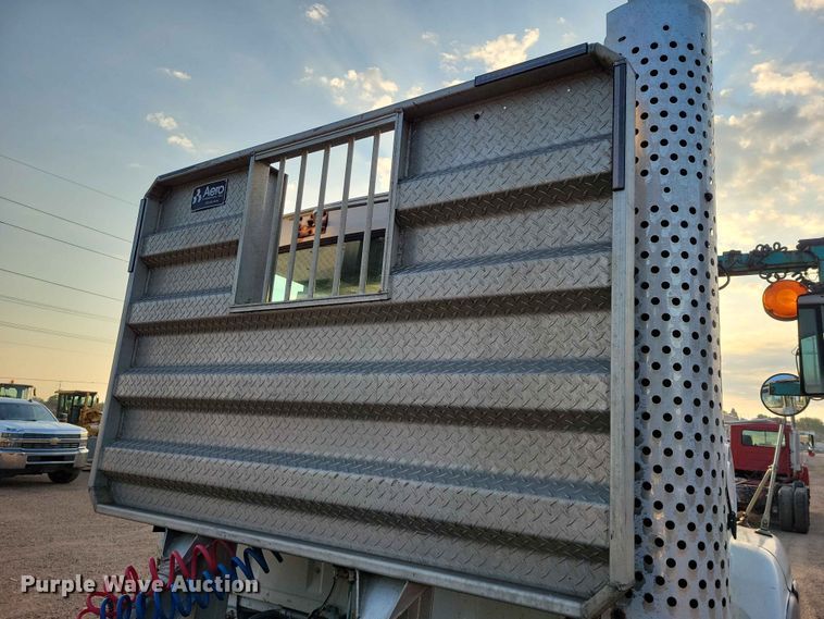 image for item EE1157 1989 Ford L9000 semi truck