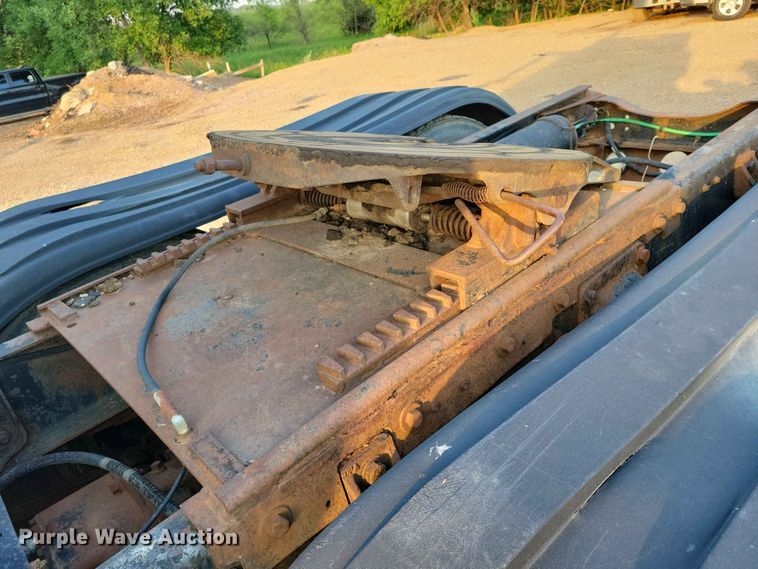 image for item EE1157 1989 Ford L9000 semi truck