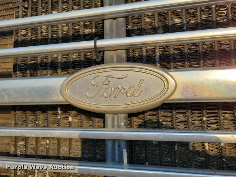 image for item EE1157 1989 Ford L9000 semi truck