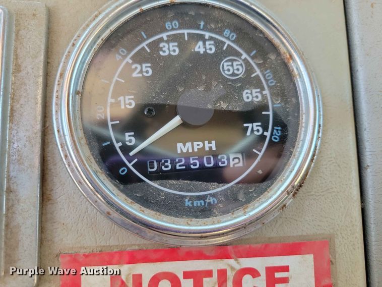 image for item EE1157 1989 Ford L9000 semi truck