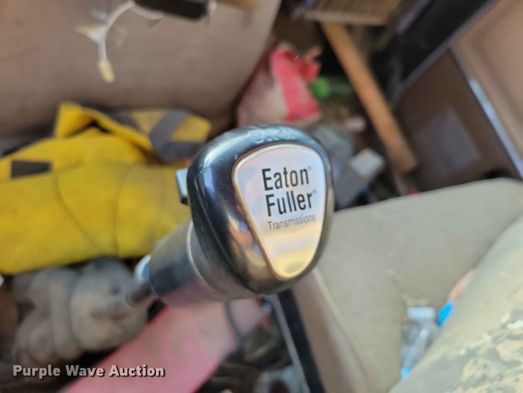 image for item EE1157 1989 Ford L9000 semi truck