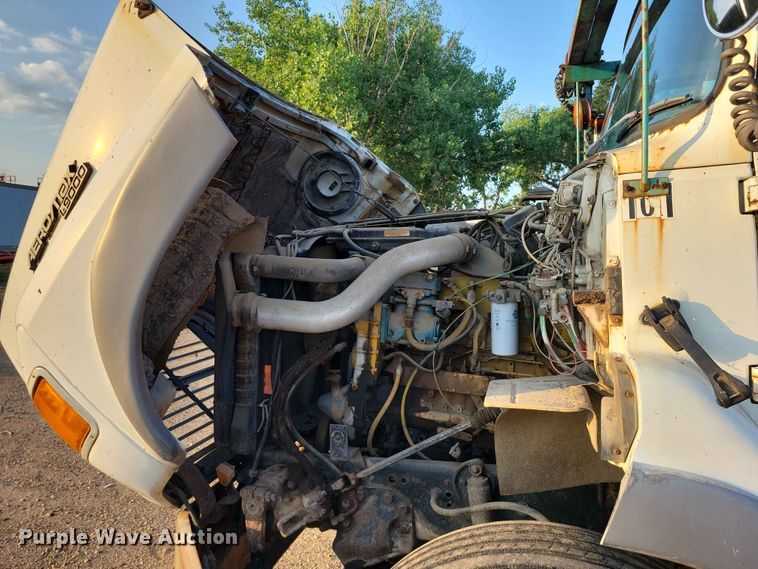 image for item EE1157 1989 Ford L9000 semi truck