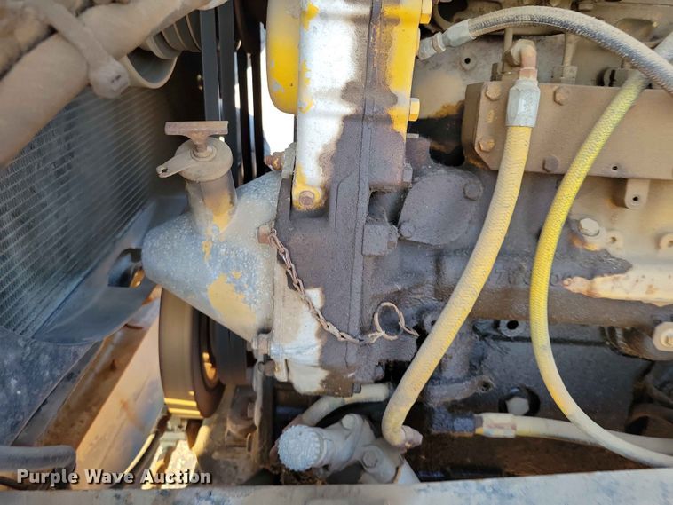image for item EE1157 1989 Ford L9000 semi truck