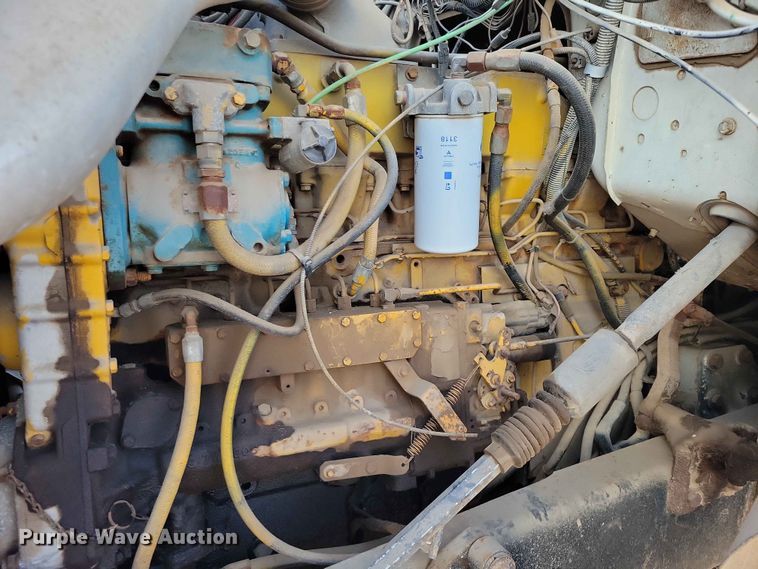image for item EE1157 1989 Ford L9000 semi truck
