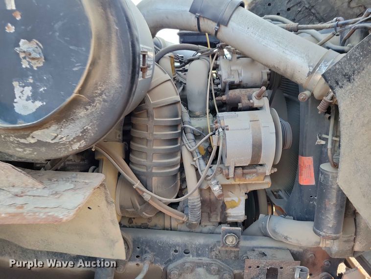 image for item EE1157 1989 Ford L9000 semi truck