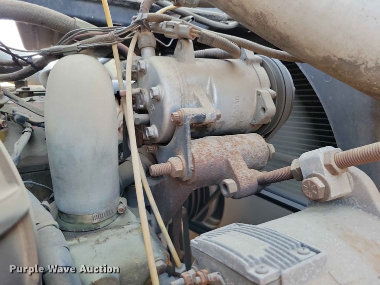 image for item EE1157 1989 Ford L9000 semi truck