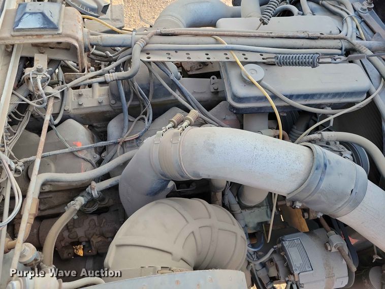 image for item EE1157 1989 Ford L9000 semi truck