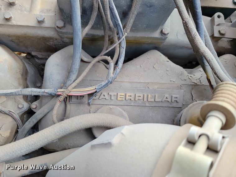 image for item EE1157 1989 Ford L9000 semi truck