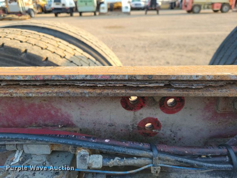 image for item EE1158 1994 Mack CH613 truck cab and chassis