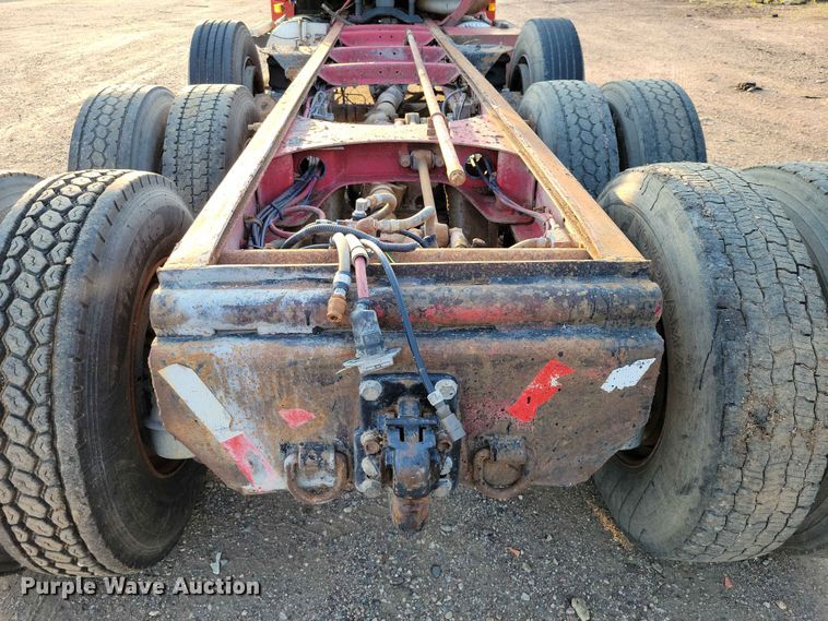 image for item EE1158 1994 Mack CH613 truck cab and chassis