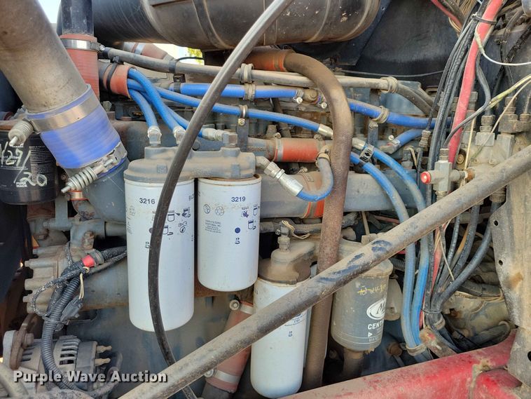 image for item EE1158 1994 Mack CH613 truck cab and chassis